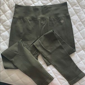 New Olive F21 Ribbed Active Leggings